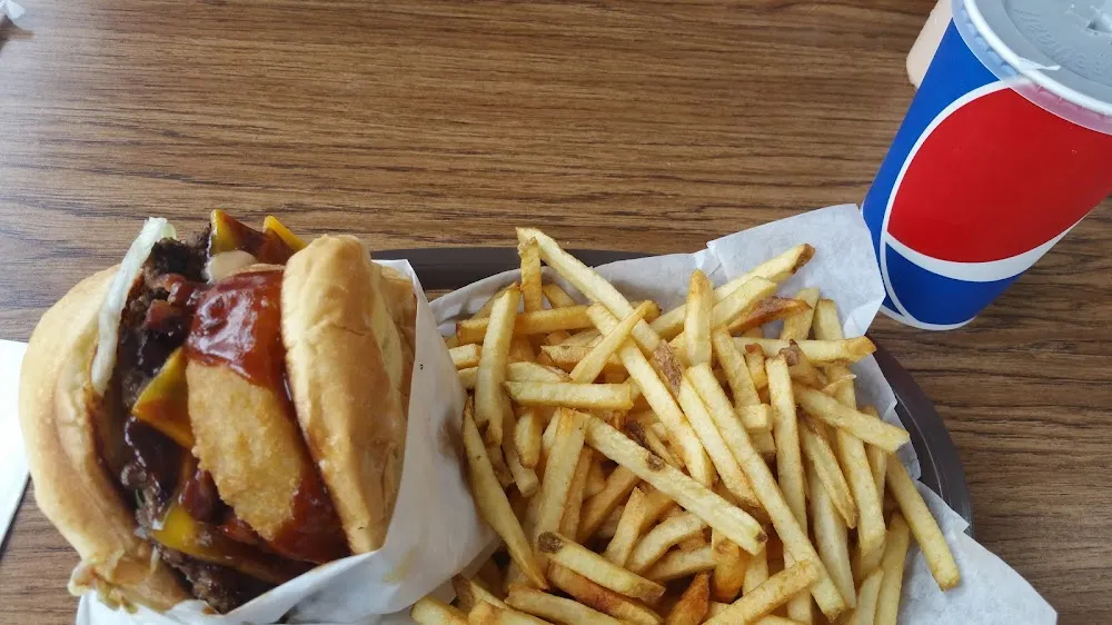 Western Bacon Cheeseburger Basket